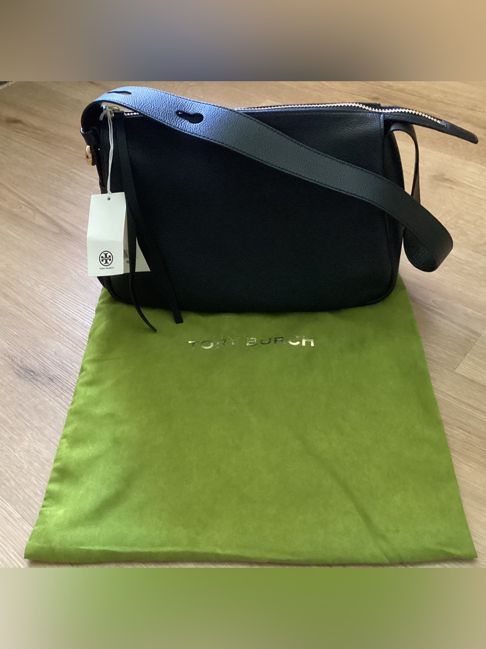 (NWT) Tory Burch Romy Shoulder Bag in Black